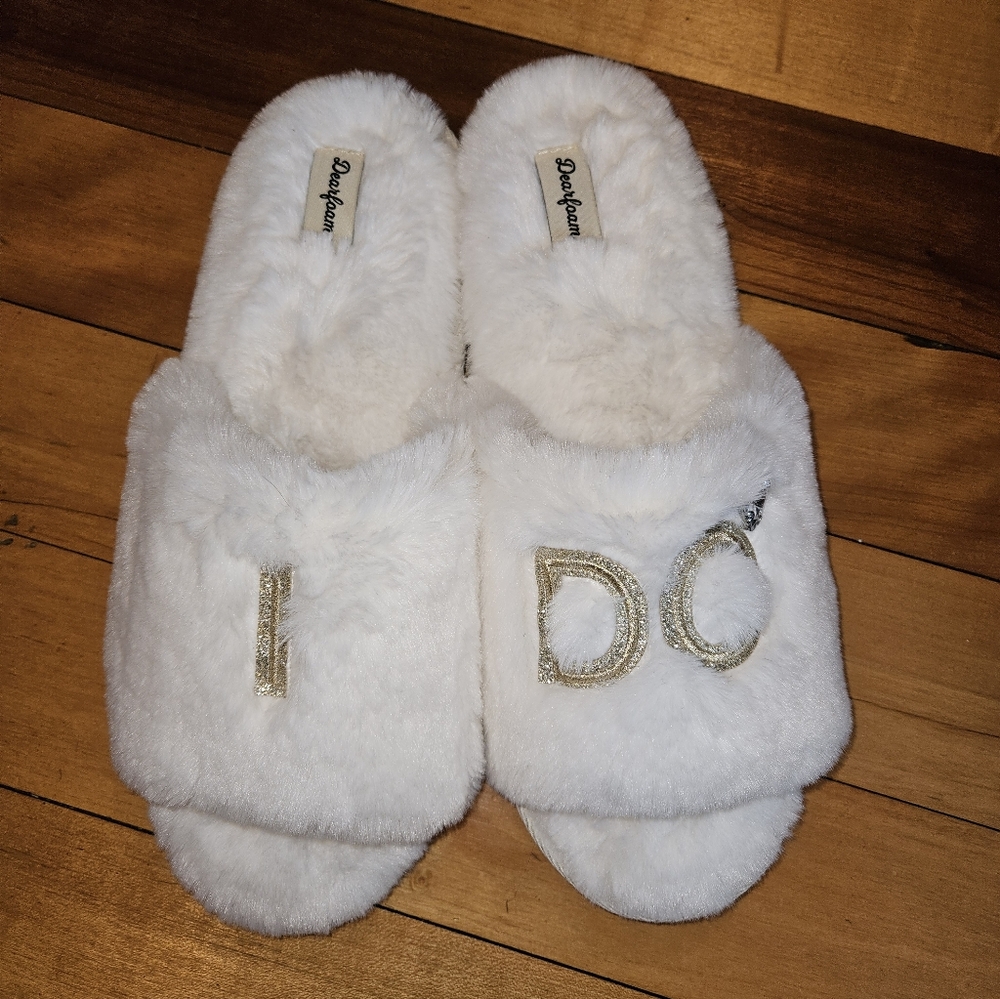 Dearfoams White 'I Do' Furry Slippers